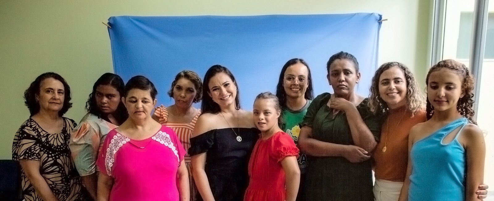 Centro dia realiza curso de maquiagem para suas usuárias