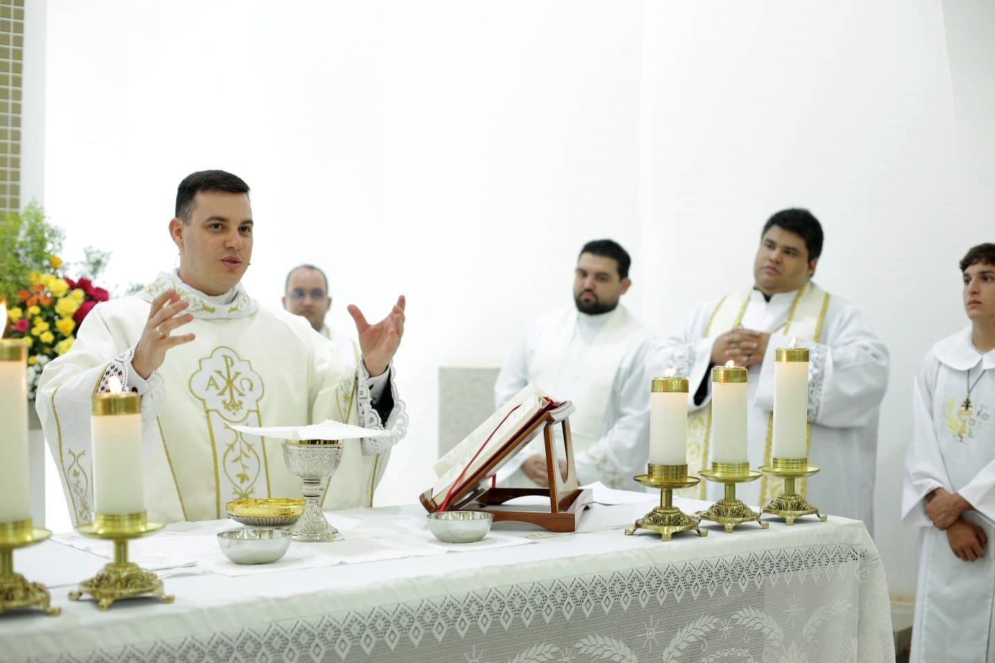 Padre Lucas Espedito Celebra Aniversário de Ordenação Sacerdotal